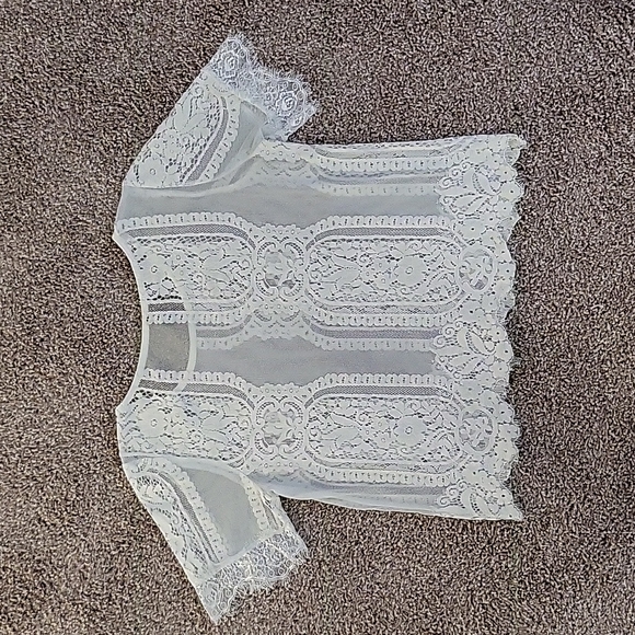 Half Top - Picture 2 of 5